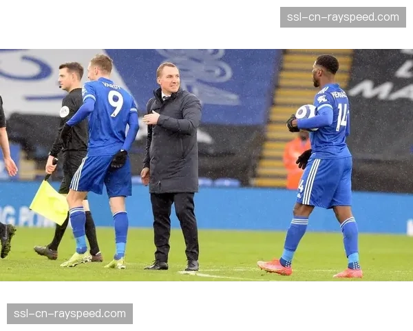 社论：为应对高压，英超长传比例回升是否意味着战术倒退？